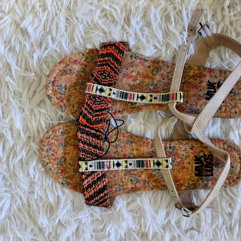 NWT MUK LUKS Women's Buckle Strape Sandal Size 9